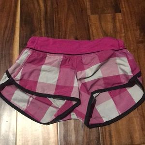 Lulu lemon size 2 speed up short